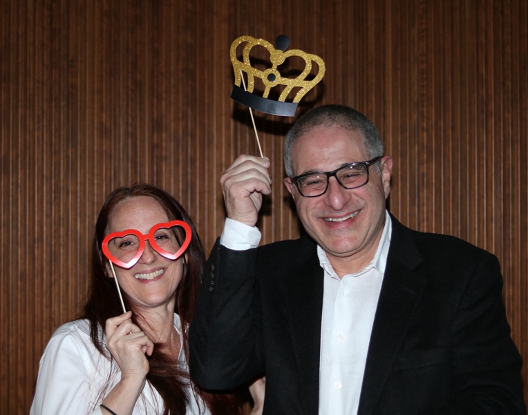 Photobooth service Montreal by Alain Photography. Women wearing heart shaped glasses and man wearing a crown